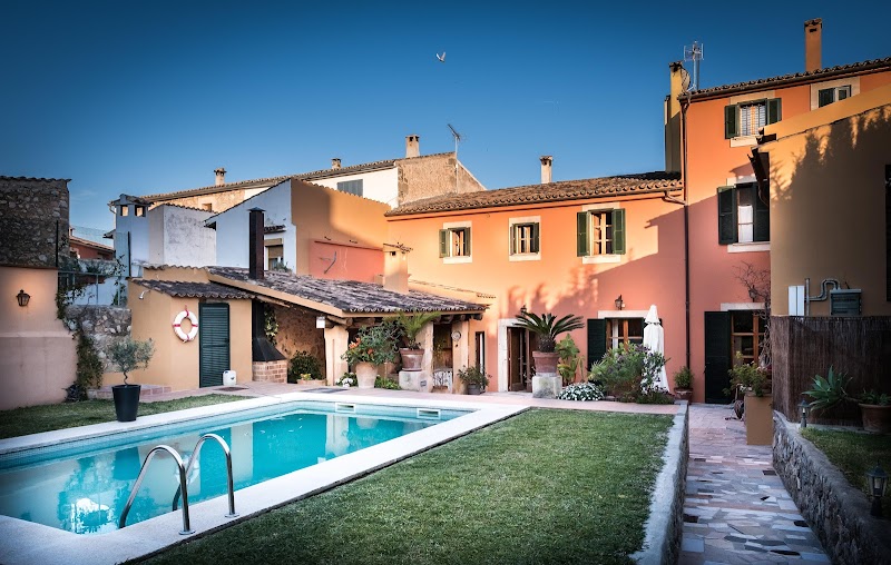 Petit Hotel Alaro photo 1