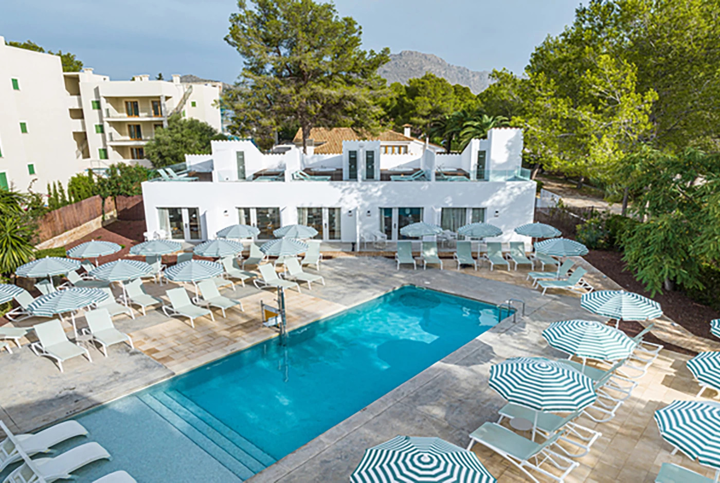 Cabot Las Velas Apartments
