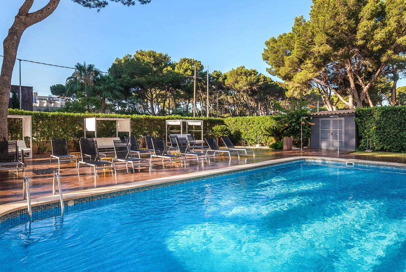 Cabot Tres Torres Apartments