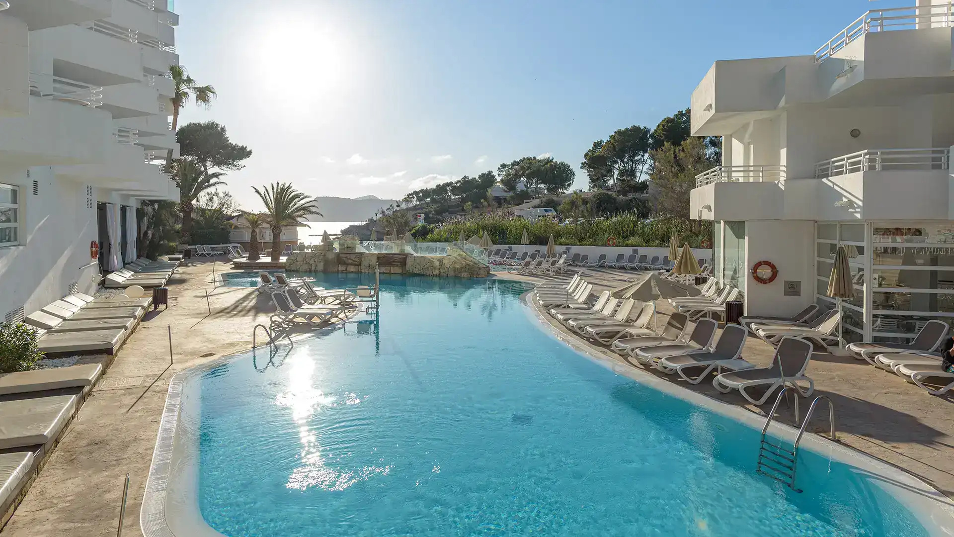 FERGUS Style Cala Blanca Suites