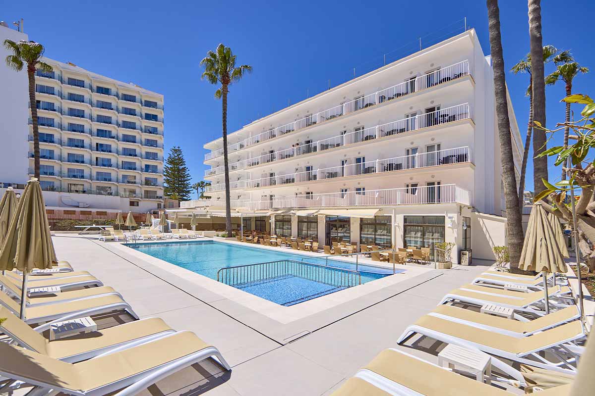 Universal Hotel Bikini